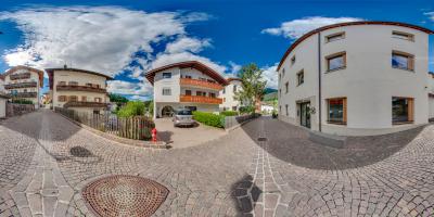 Raiffeisenhaus - Paniderstr. -  Pano 3
